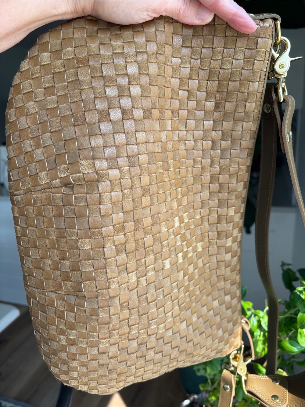 Clare V Moyen Messenger Bag in Sequoia - Picture 3 of 8